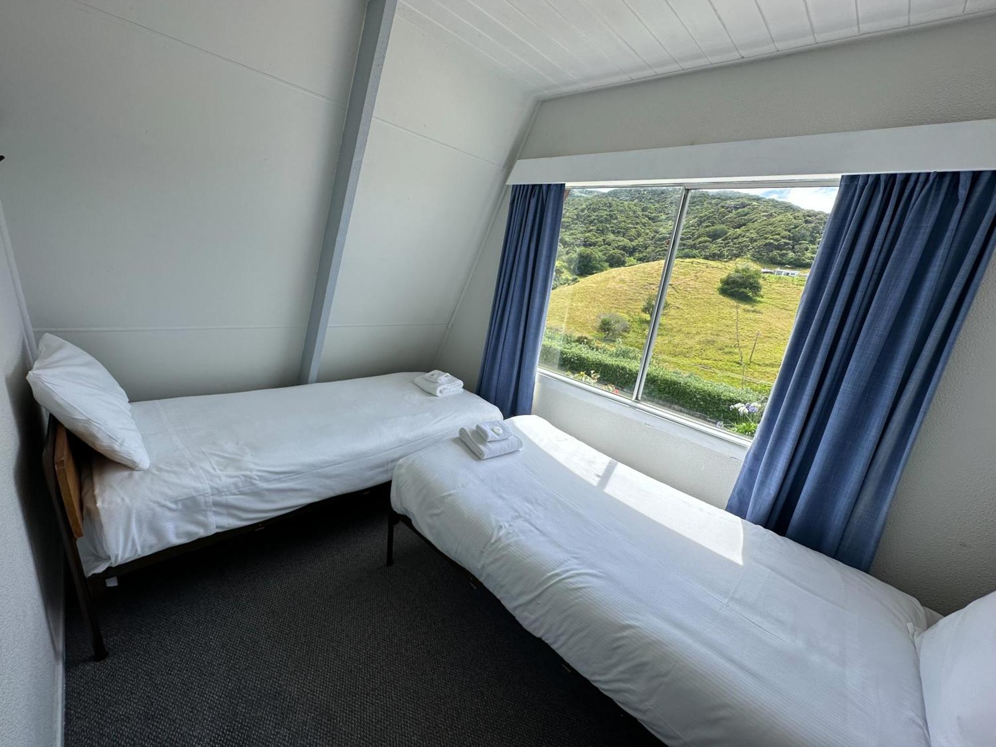 Pohutukawa Coastal Chalets Coromandel Номер фото